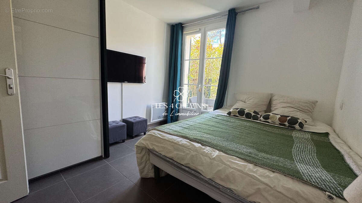 Appartement à CHATEAUNEUF-LE-ROUGE