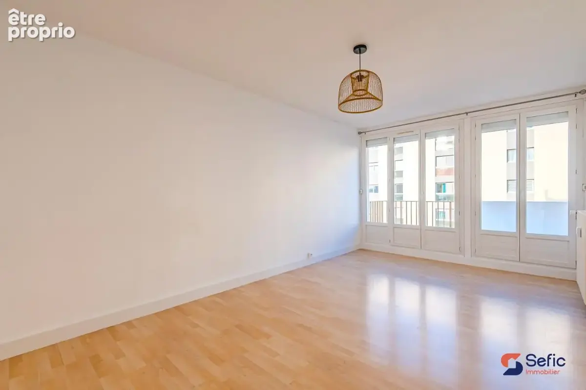  - Appartement à REIMS