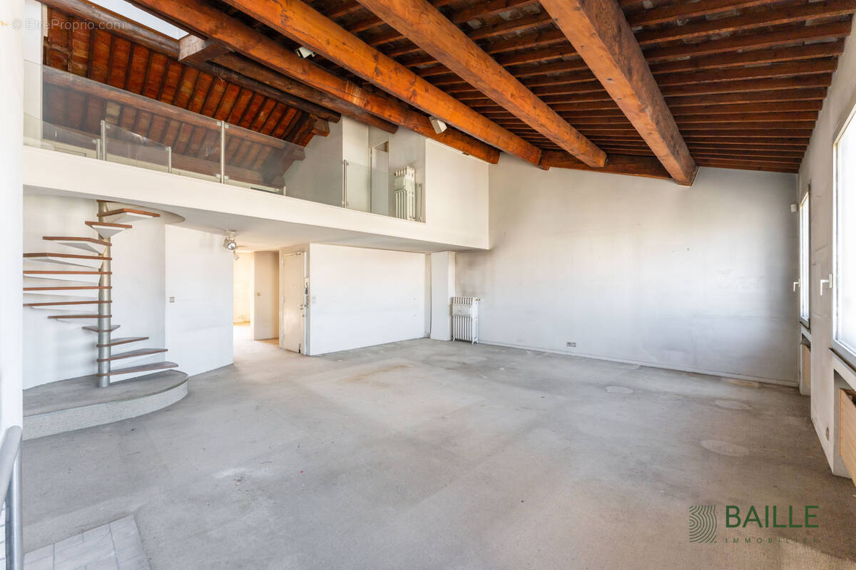 Appartement à MARSEILLE-6E