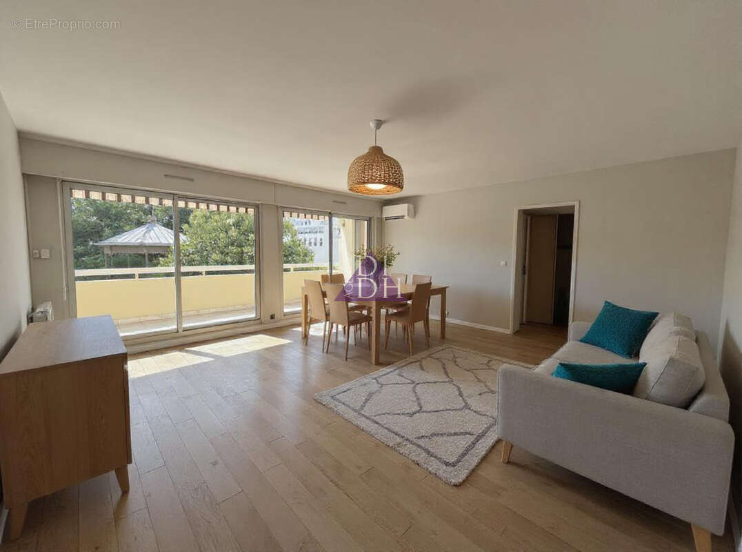 Appartement à HYERES