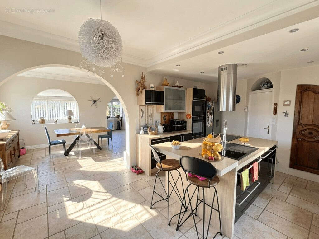 Maison à MOUGINS