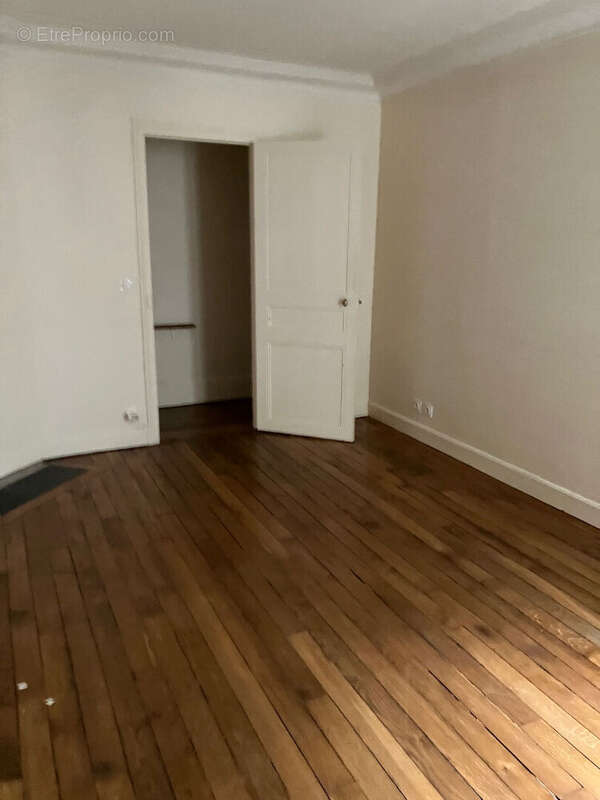Appartement à PARIS-19E