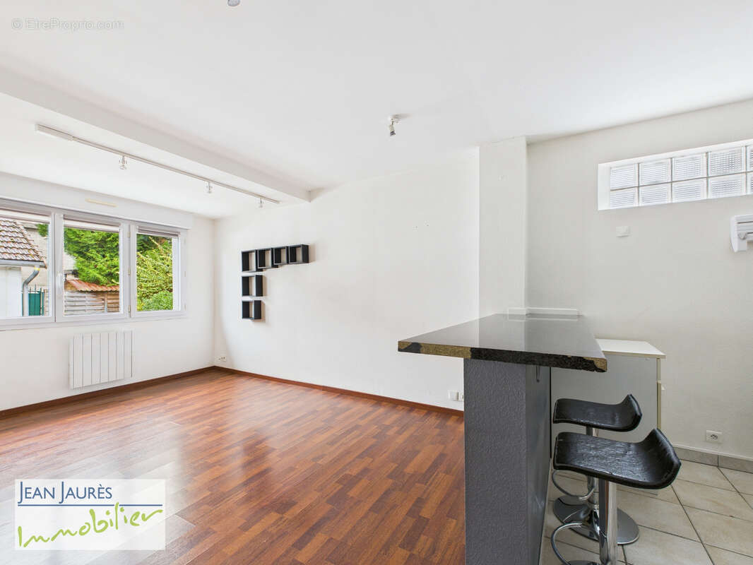Appartement à SAINTE-SAVINE