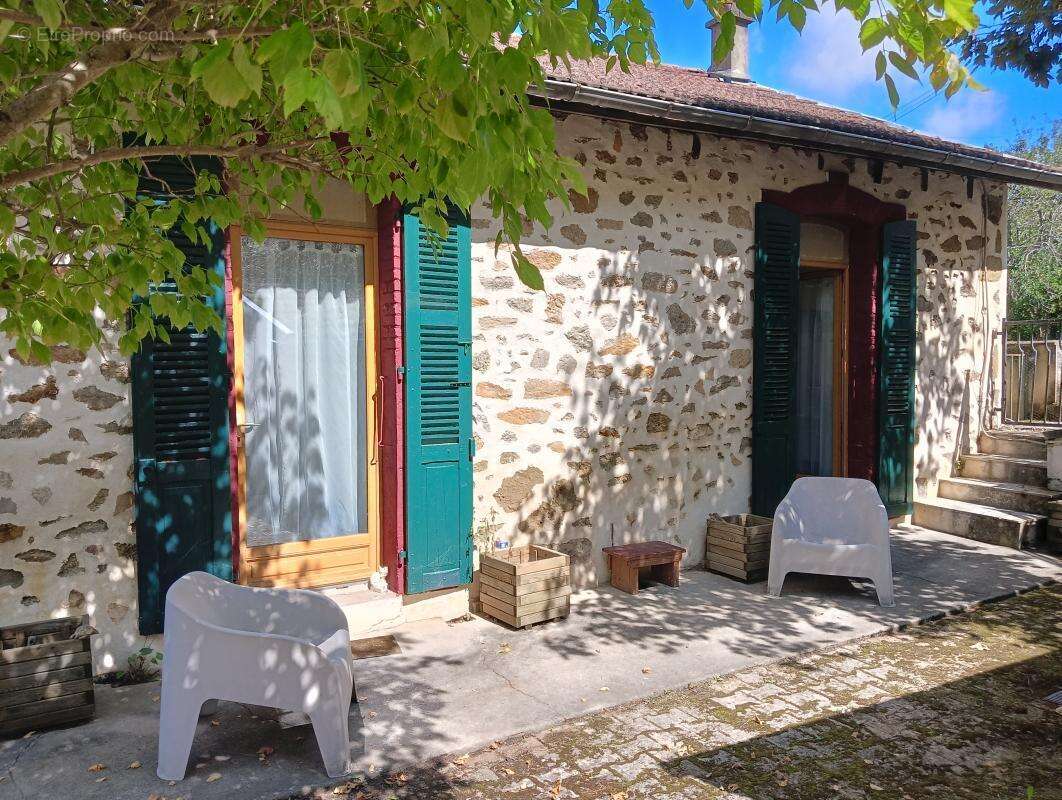 Maison à DECAZEVILLE