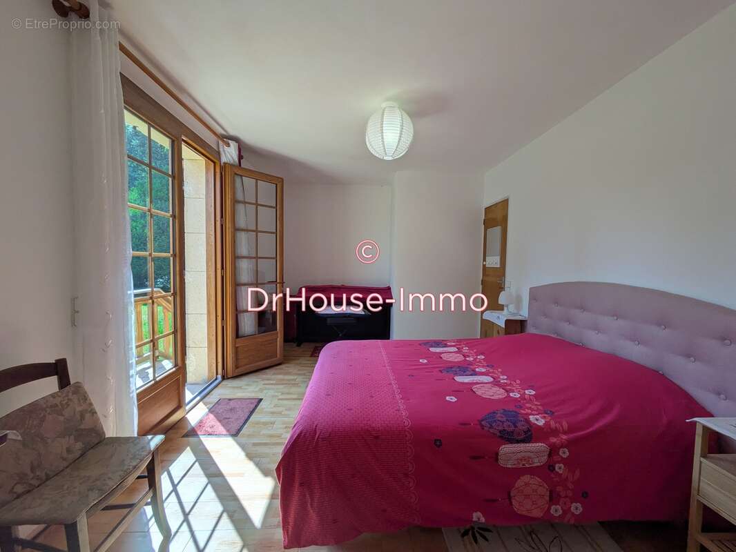 Maison à FRAYSSINET-LE-GELAT