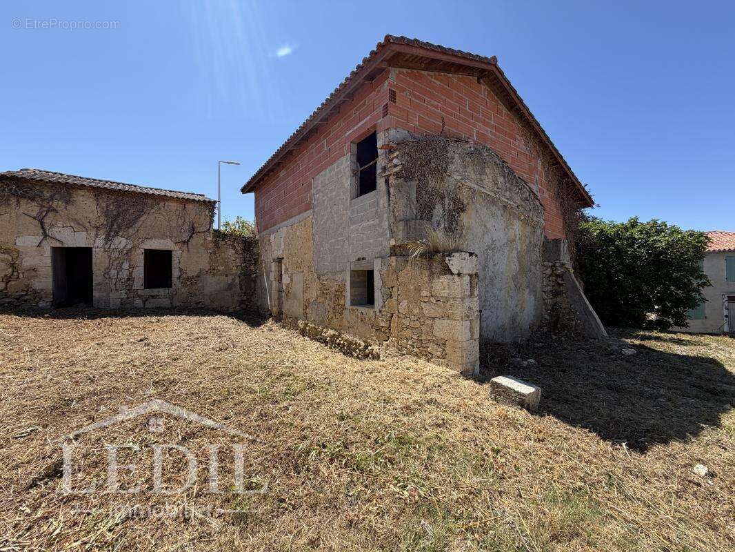 Maison à finir avec jardin et puits - photo 6