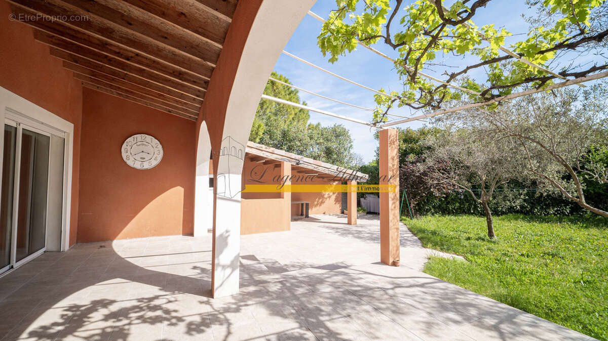 Maison à MONTELIMAR