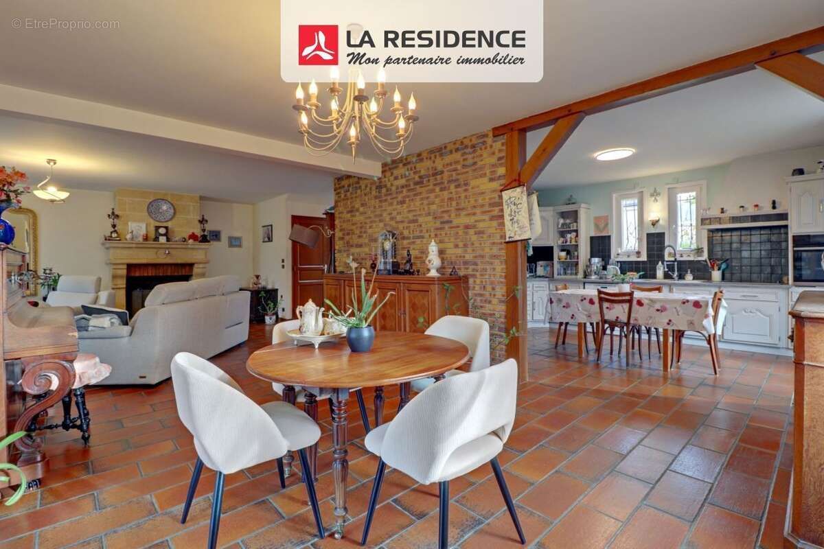 Maison à NEUVILLE-SUR-OISE