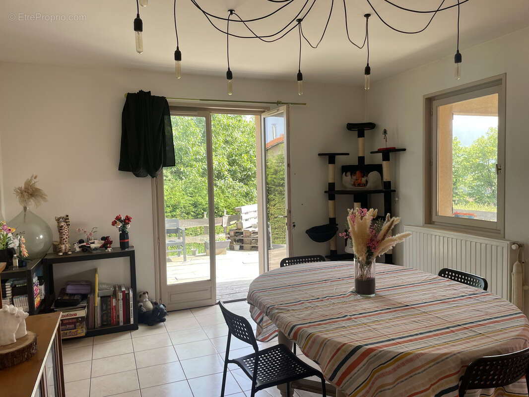 Maison à NOIRETABLE