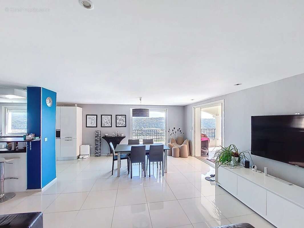 Maison à SAINT-LAURENT-DU-VAR