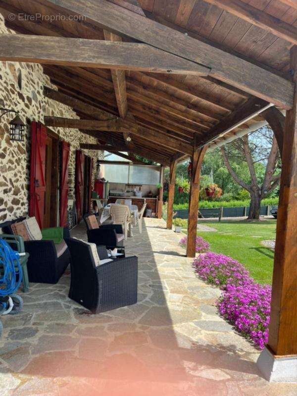 Maison à SAINT-LAURENT-LES-TOURS