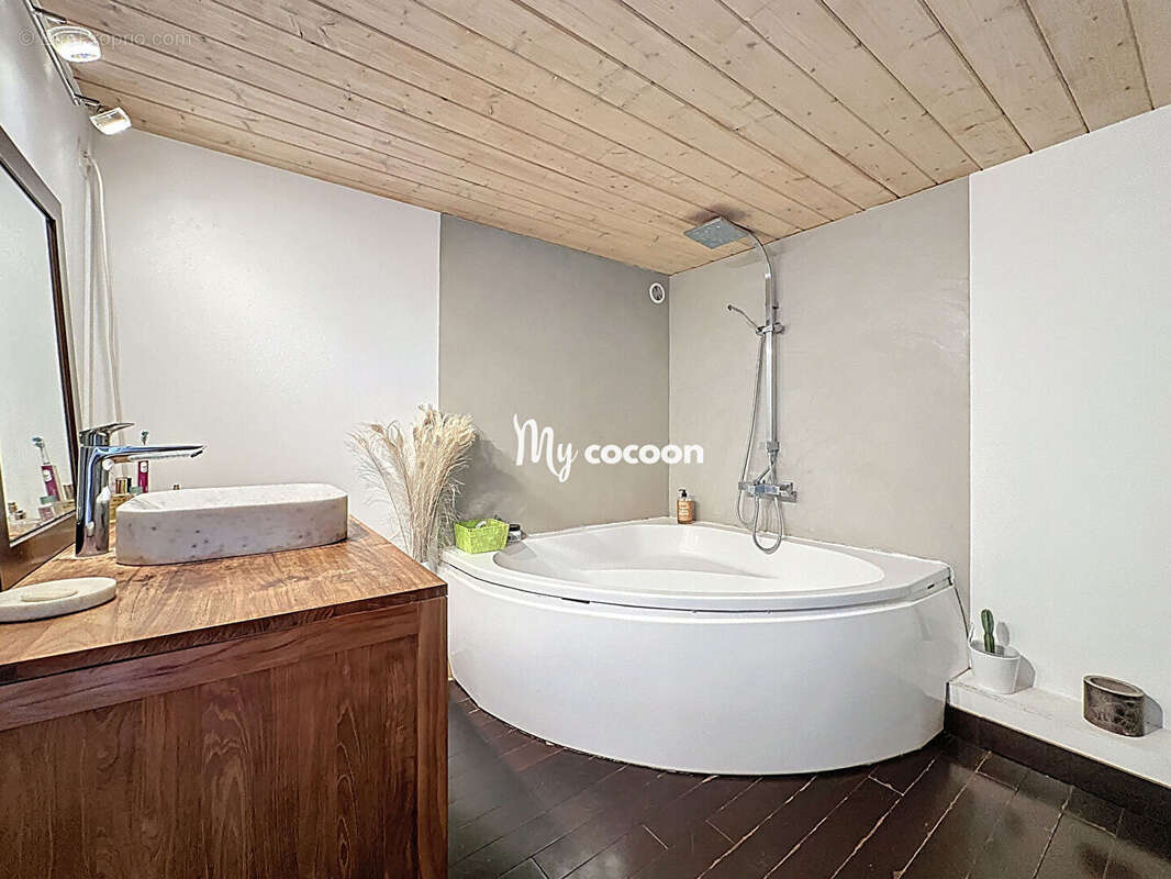 Appartement à LYON-5E