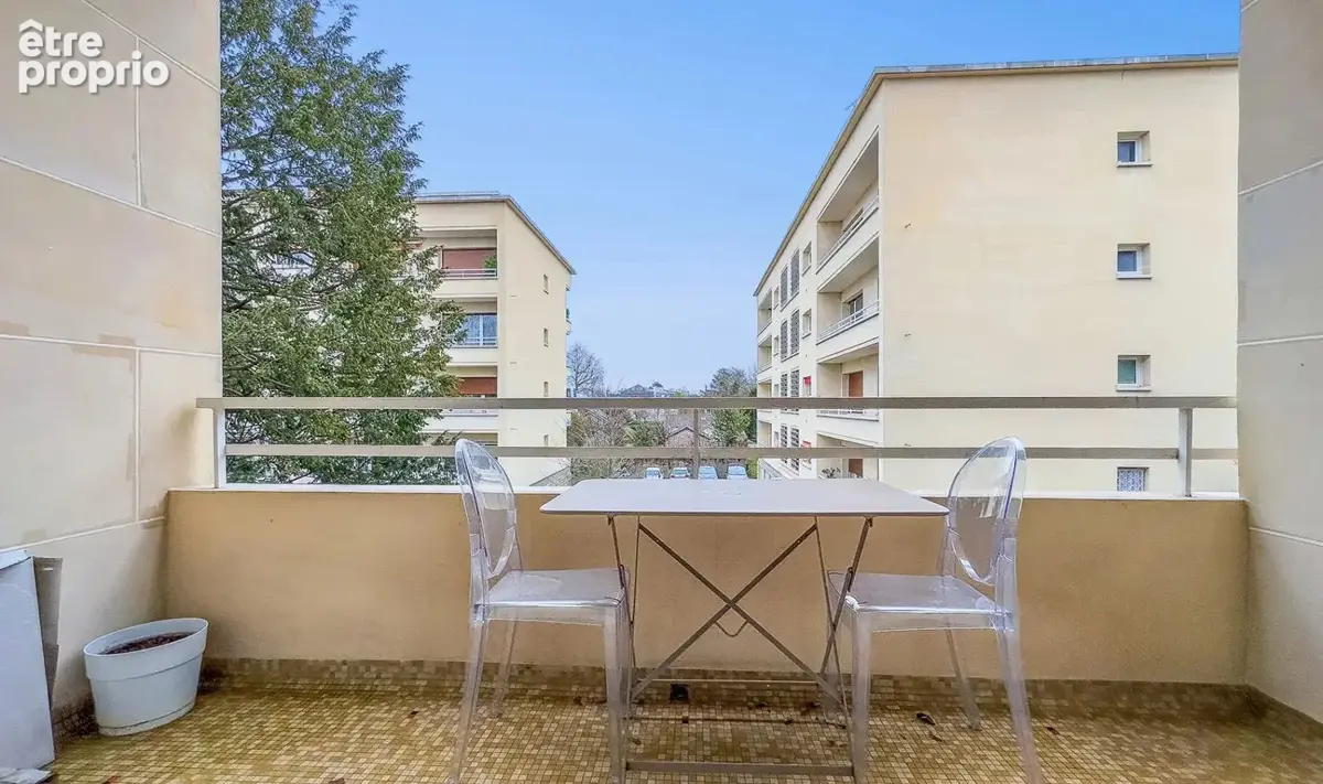 BAS DE CHATOU à 3 mn du RER appartement 5 pièces de 123.55 m² avec 3 chambres, balcon, ascenseur - photo 12