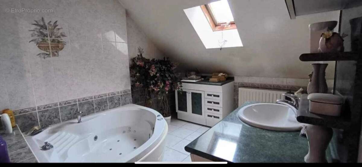 Maison à BRIENON-SUR-ARMANCON