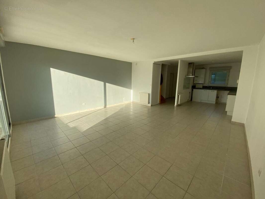 Photo 8 - Appartement à JASSANS-RIOTTIER