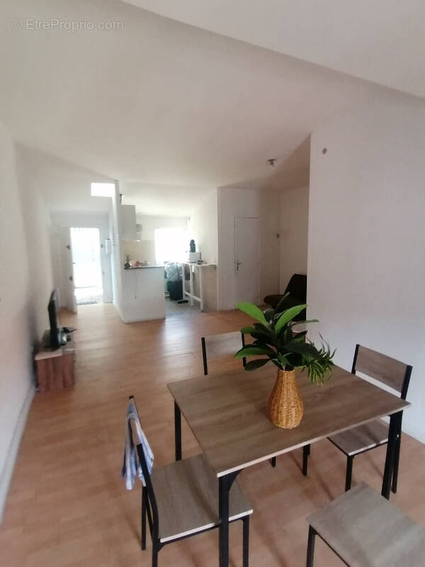 Appartement à LEZIGNAN-CORBIERES