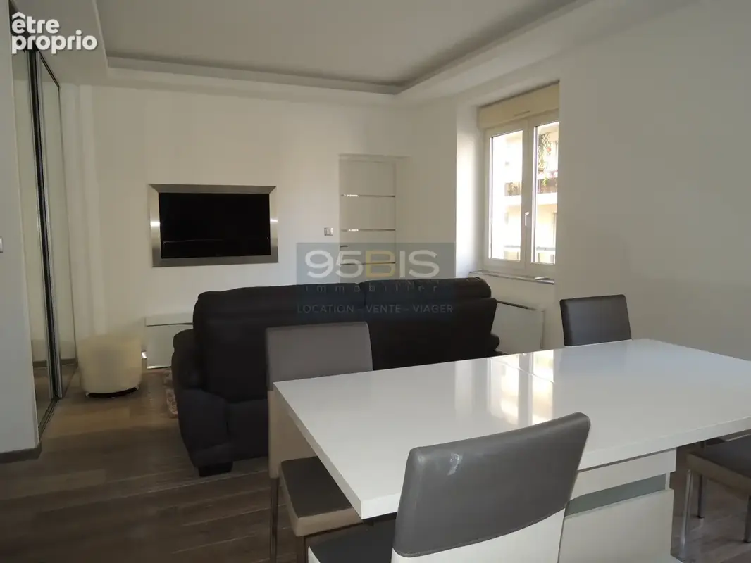 T2 triangle d'or rue commandant Faurax Appartement  vendu meublé - photo 15
