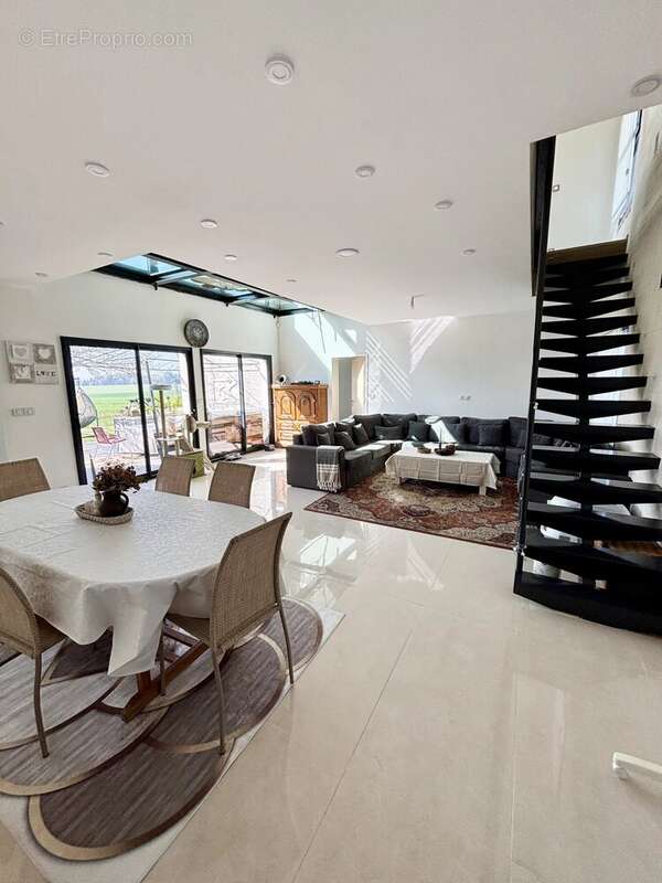 Maison à SAINT-JACQUES-SUR-DARNETAL