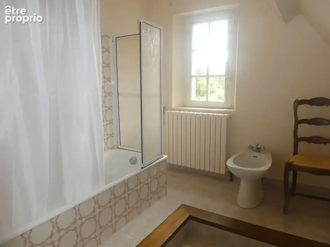 Maison Pont L Eveque 6 pièce(s), 217 m², 2761 m² - photo 16