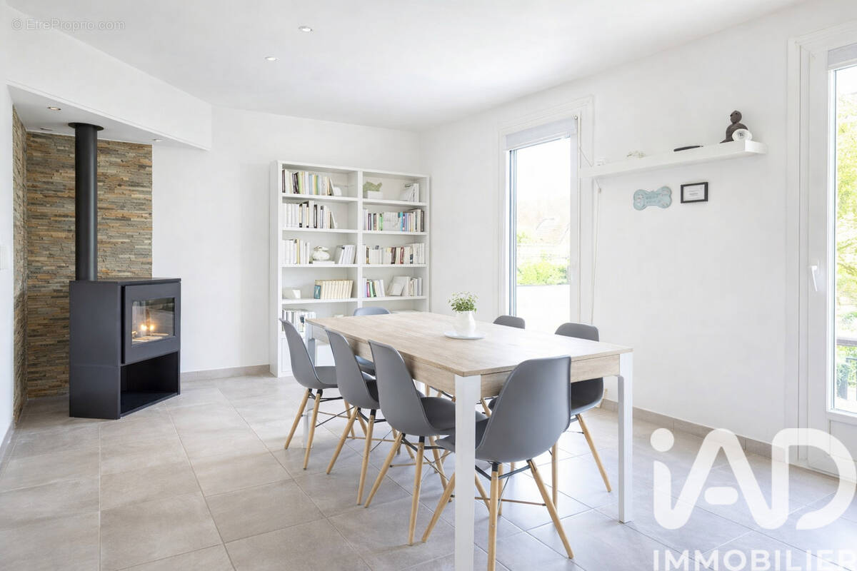 Photo 1 - Maison à SAINT-LEU-D'ESSERENT