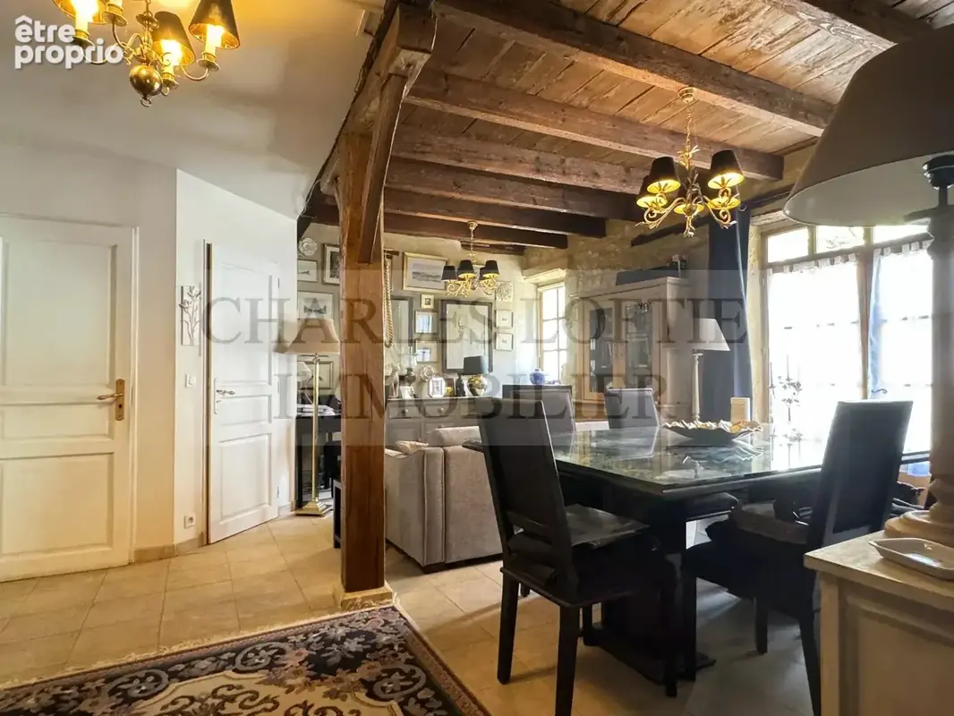 Jolie maison en pierre avec terrasse dans un village dynamique avec commerces en Bouriane - photo 9