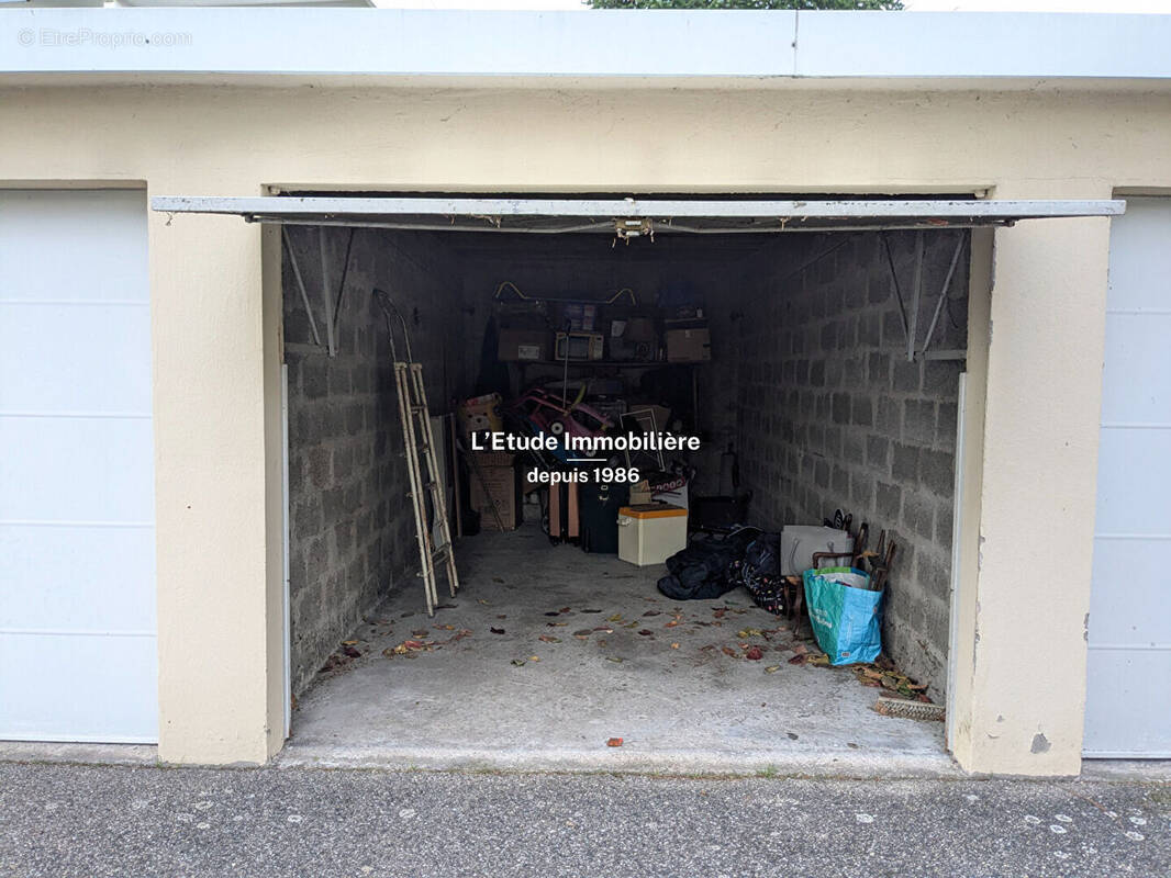 Parking à CALUIRE-ET-CUIRE