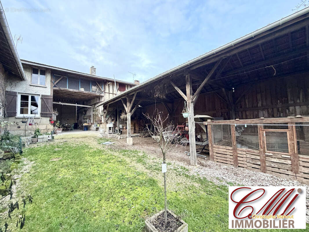 Maison à VAL-DE-VIERE