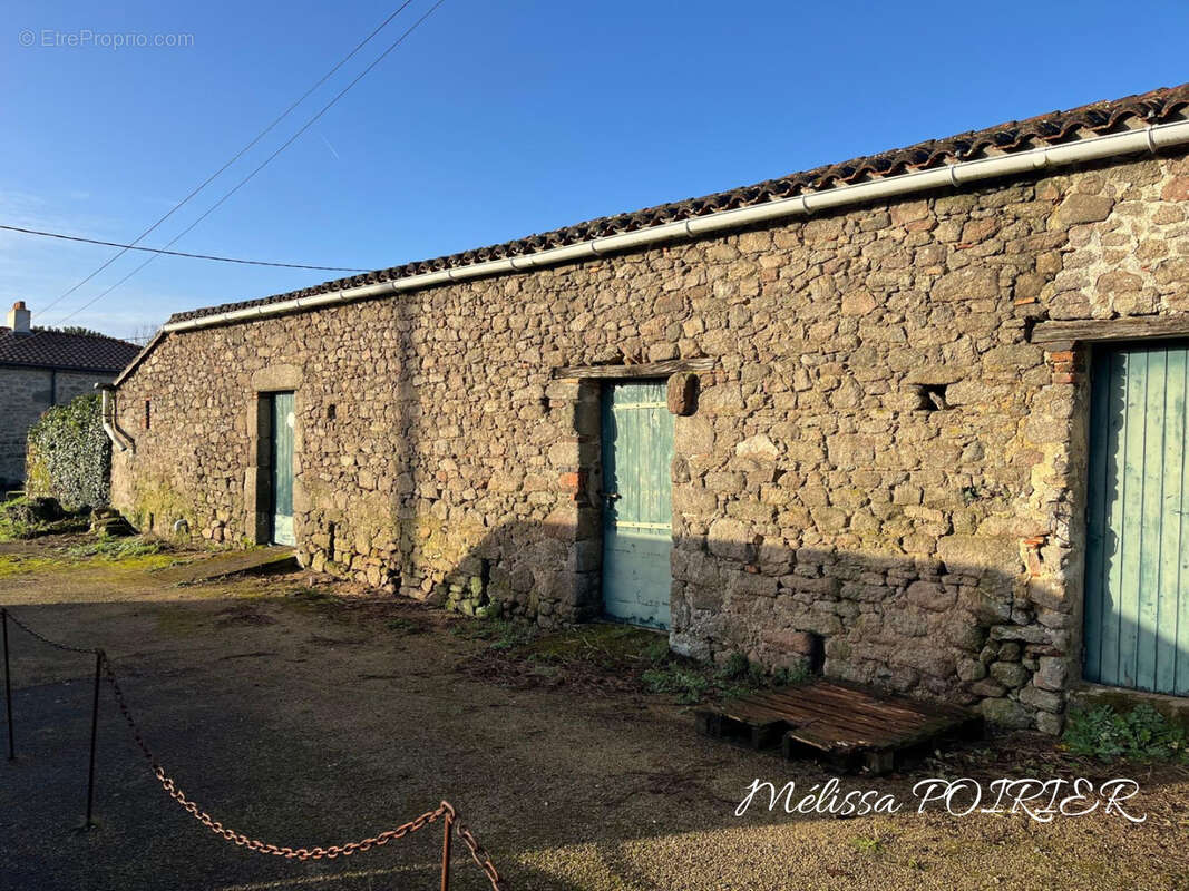 Maison à LES HERBIERS