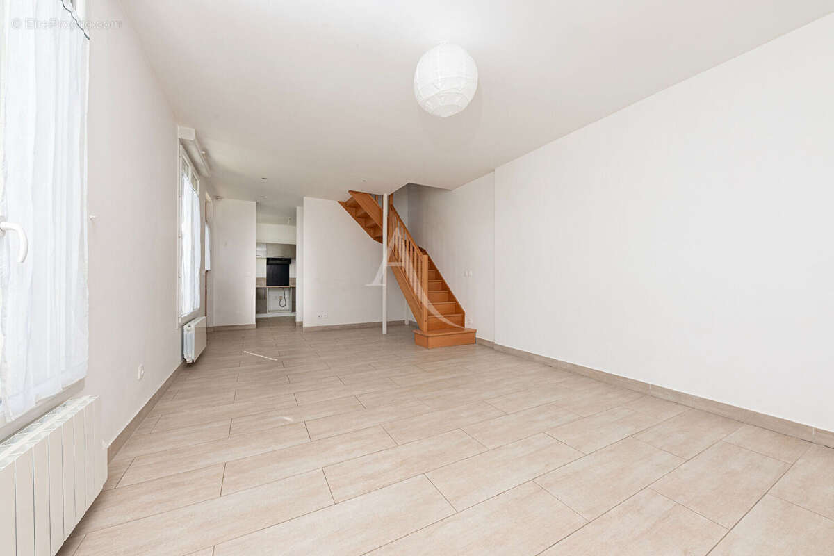Maison à VAIRES-SUR-MARNE