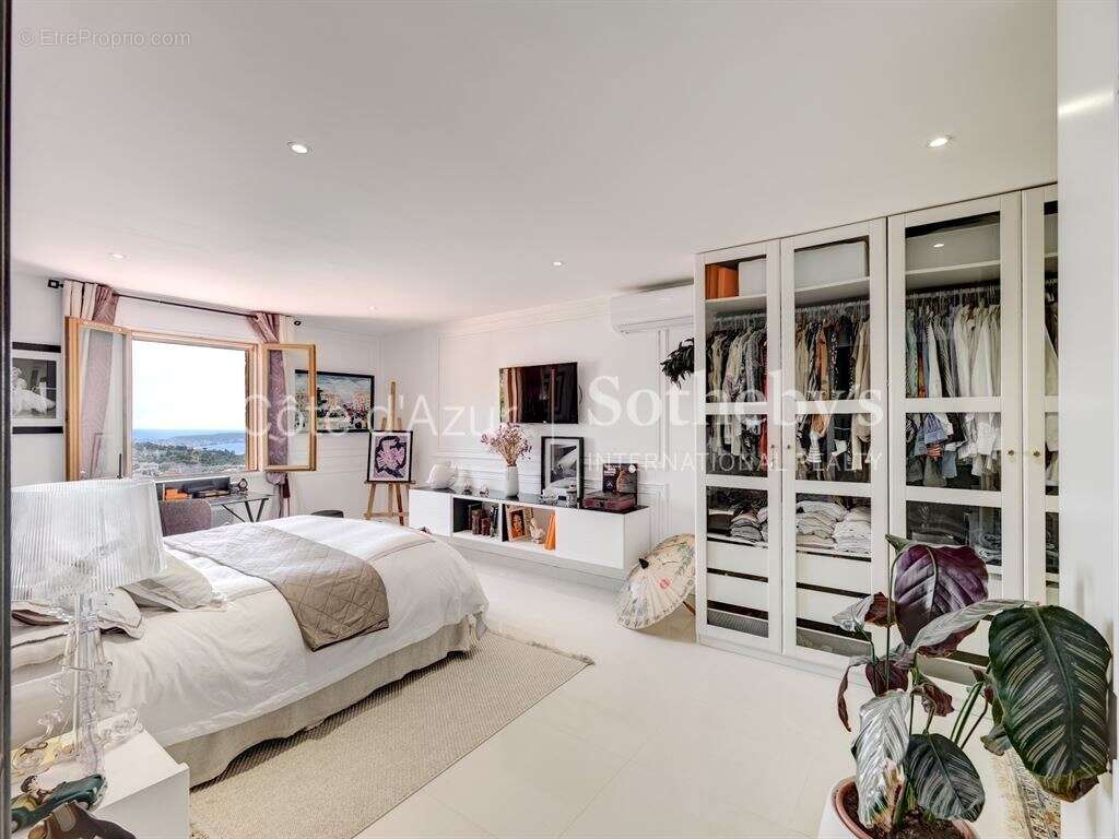 HAUTEURS DE CANNES VALLAURIS Maison rénovée avec vue mer dans hameau privé au calme absolu - photo 8