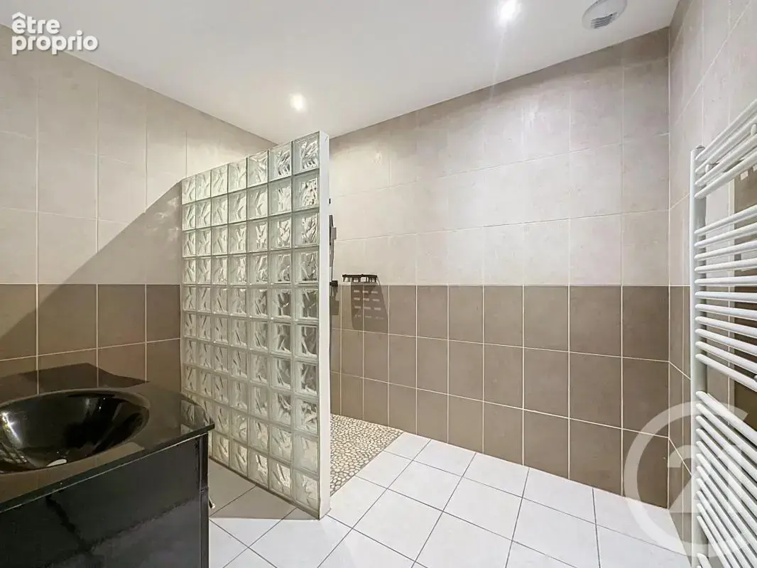 Appartement rénové - photo 8