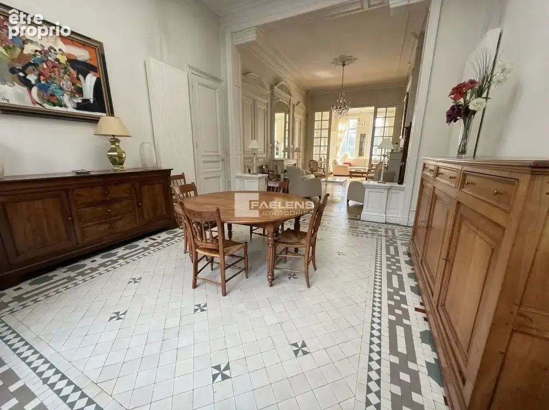 Maison 7 pièces 289 m² à vendre à Lille (59000) - photo 2