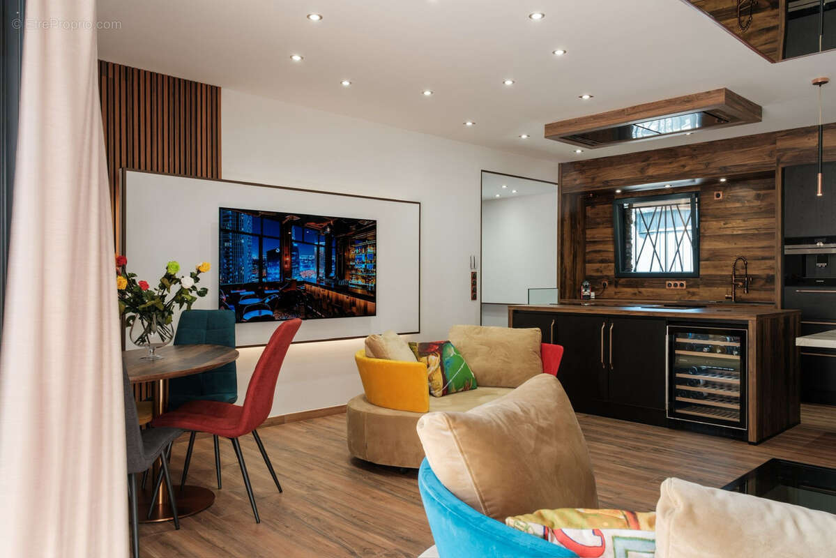 Appartement à SAINT-PRIEST-EN-JAREZ