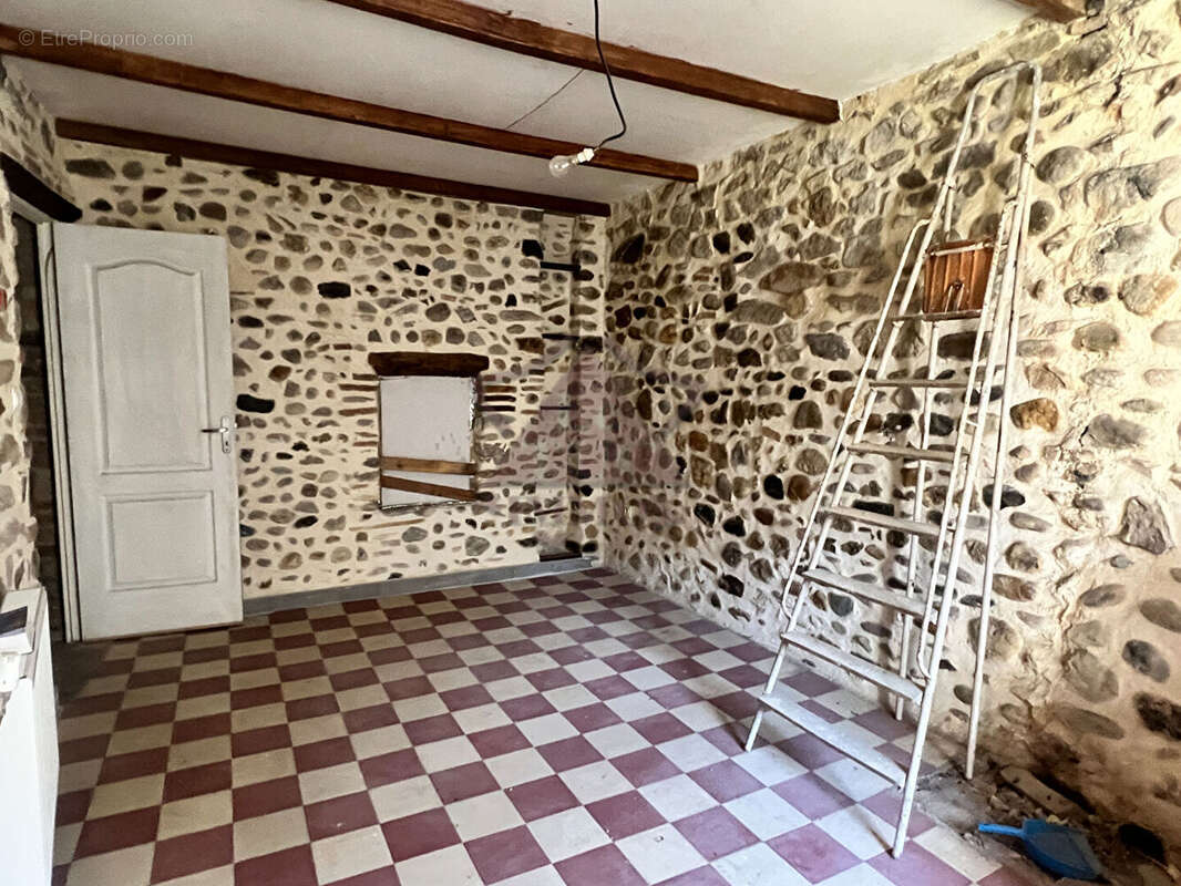 Maison à MOLIERES-SUR-CEZE