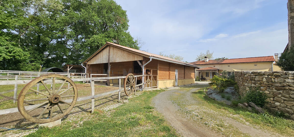 Maison à CASTELNAU-D'AUZAN