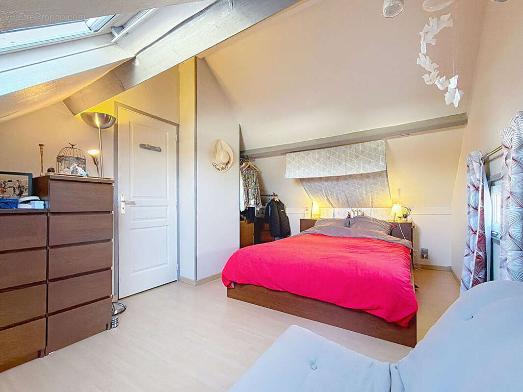 Maison à SAINT-ETIENNE-DU-ROUVRAY