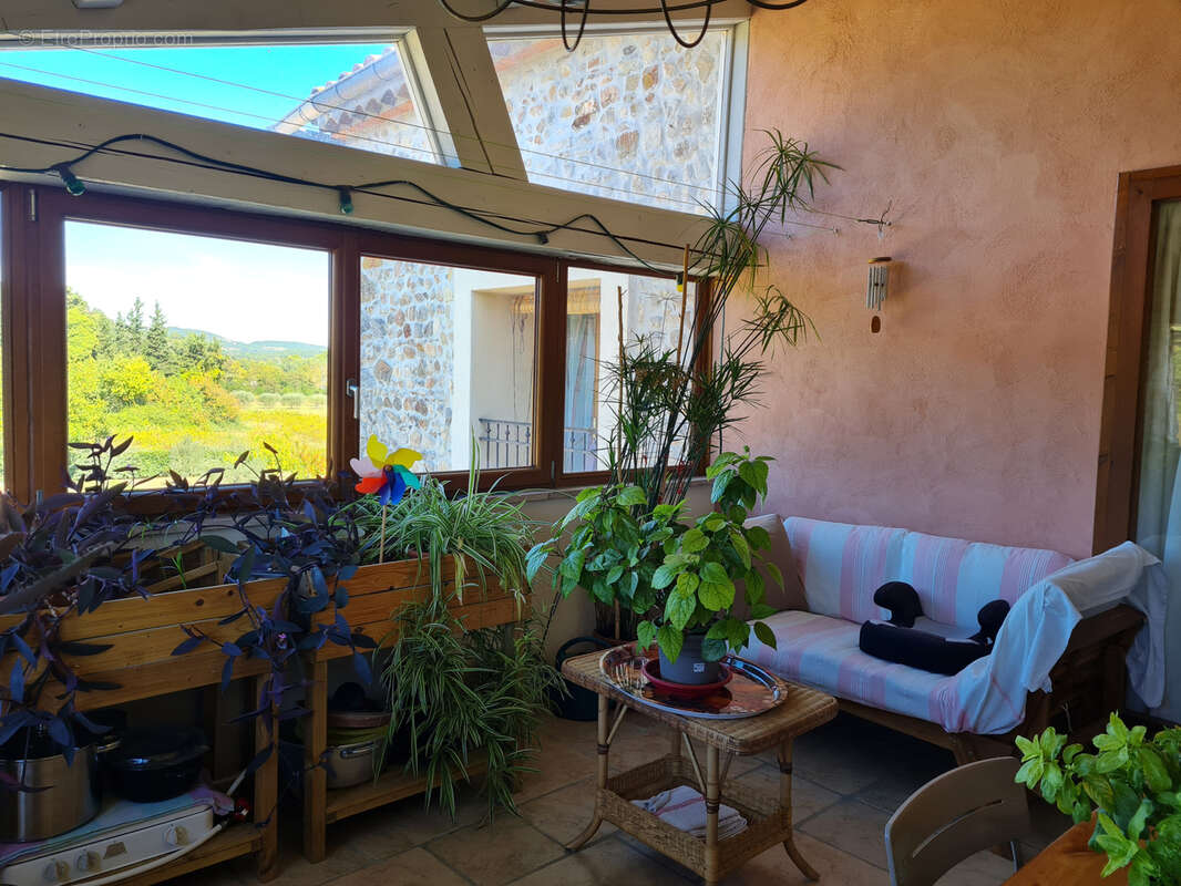 Appartement à TORNAC