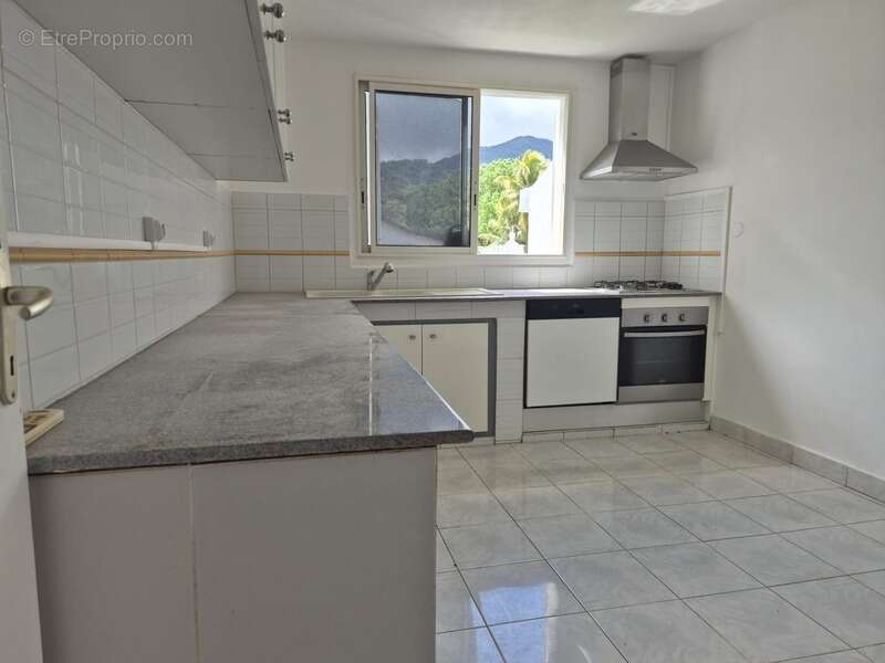 Authentique maison architèqueturale de 7 pièces GOURBEYRE (971) pour votre famille ou/et en bien locatif - photo 11