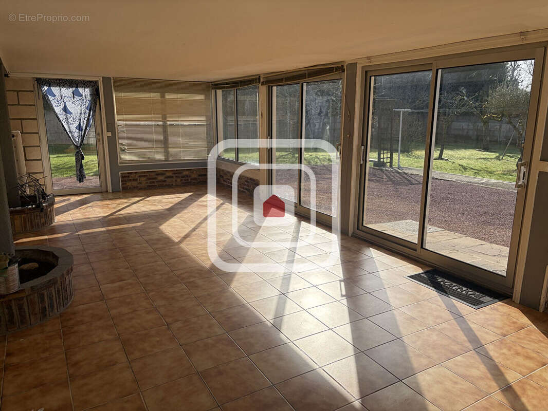 Maison à VAILLY-SUR-AISNE