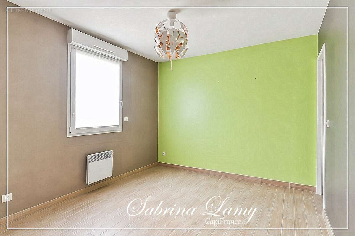 À vendre – Pavillon familial de 139 m² à Épernay – Construction 2009 - Garage et Jardin - photo 13