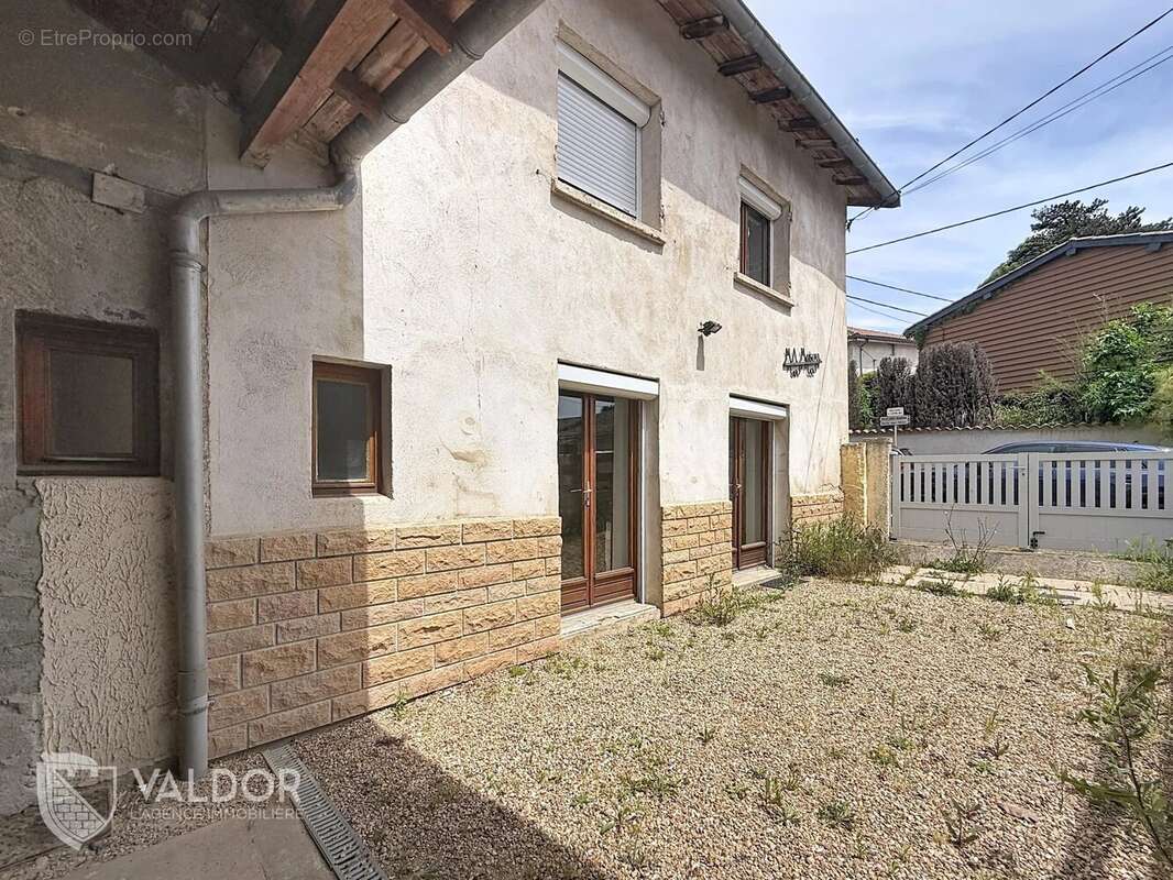 Maison à MONTMERLE-SUR-SAONE