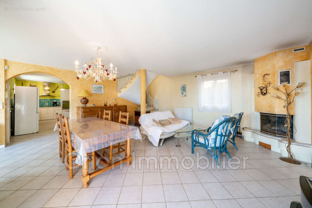 Maison à MANDELIEU-LA-NAPOULE