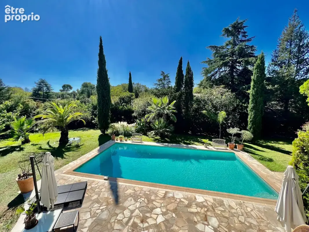Villa moderne de 346m2 pleine de charme, au calme absolu situé à 500 mètres de Mougins - photo 4