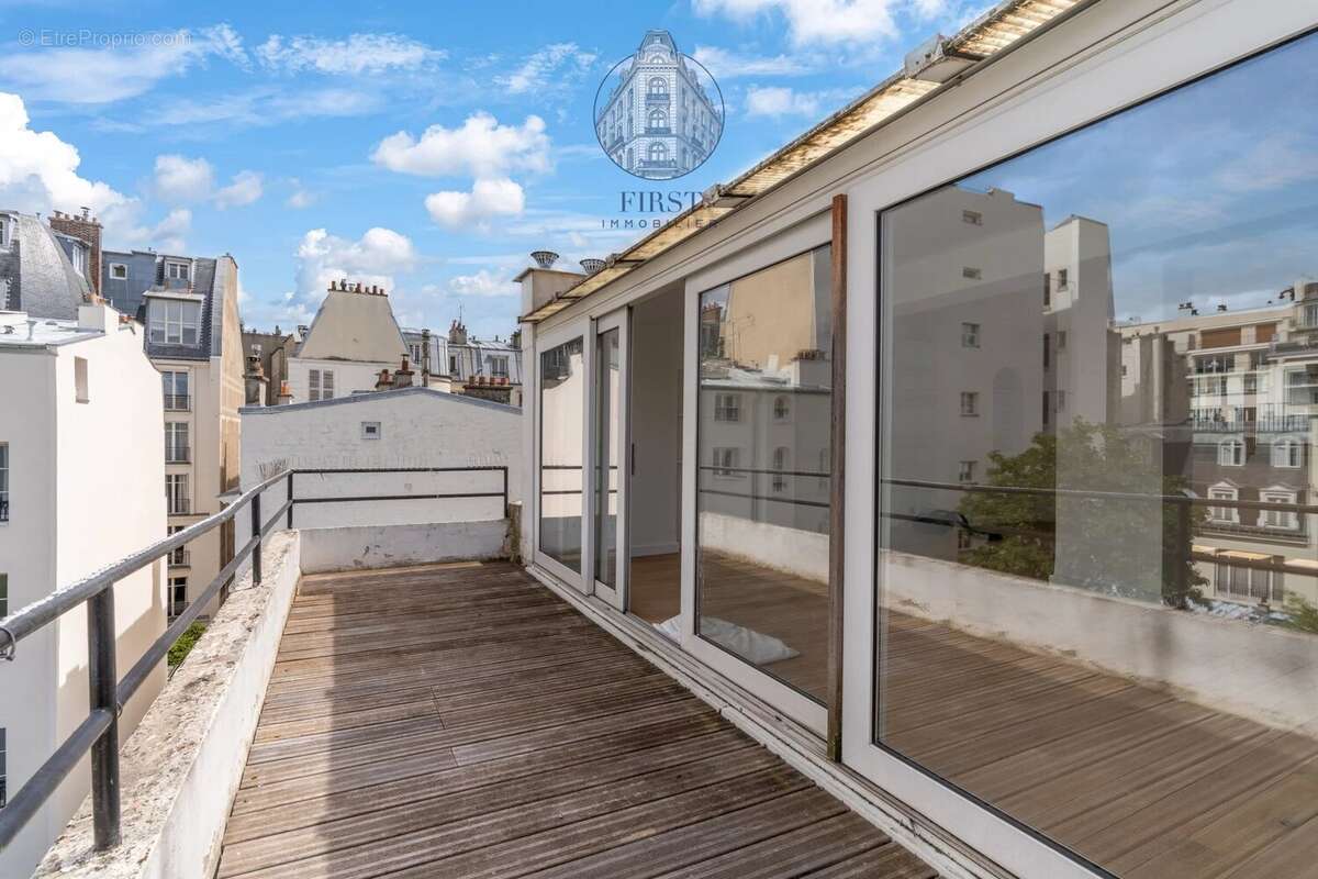 Appartement à PARIS-16E