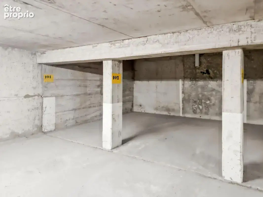  Trois places de parking en sous-sol – Résidence Clos de Lorette à Olivet  - photo 2