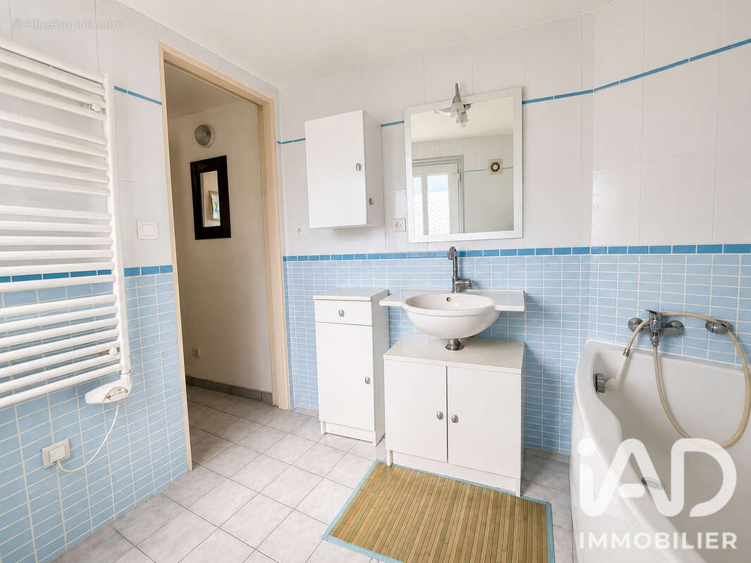 Maison 70 m² à Agon-Coutainville  - photo 9