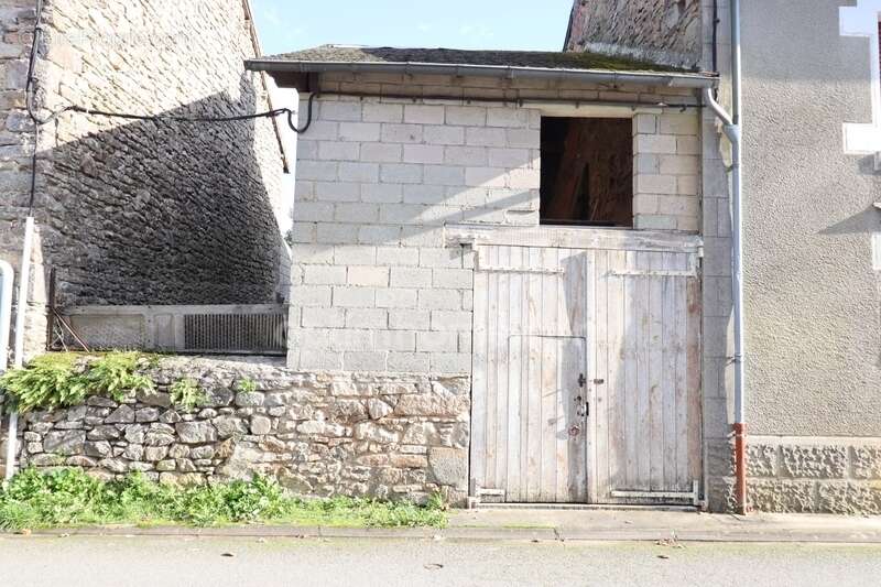Maison à SAINT-HILAIRE-LA-TREILLE