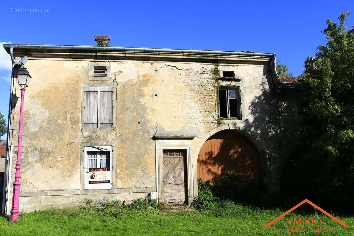 Maison à GRUEY-LES-SURANCE