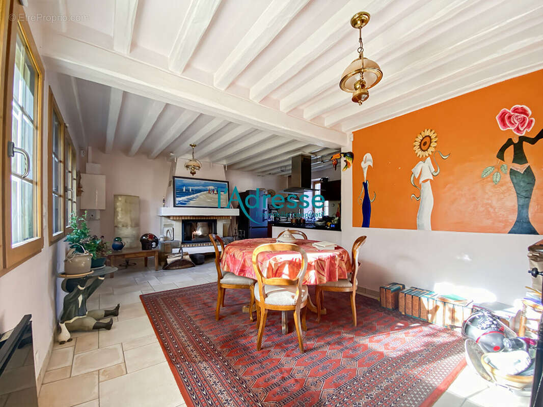 Maison à OINVILLE-SUR-MONTCIENT