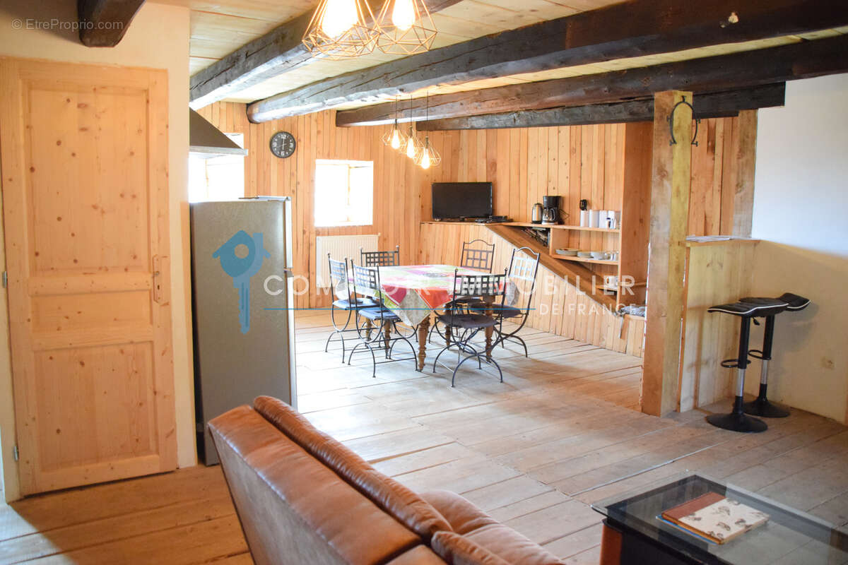 Maison à LE LAC-D'ISSARLES